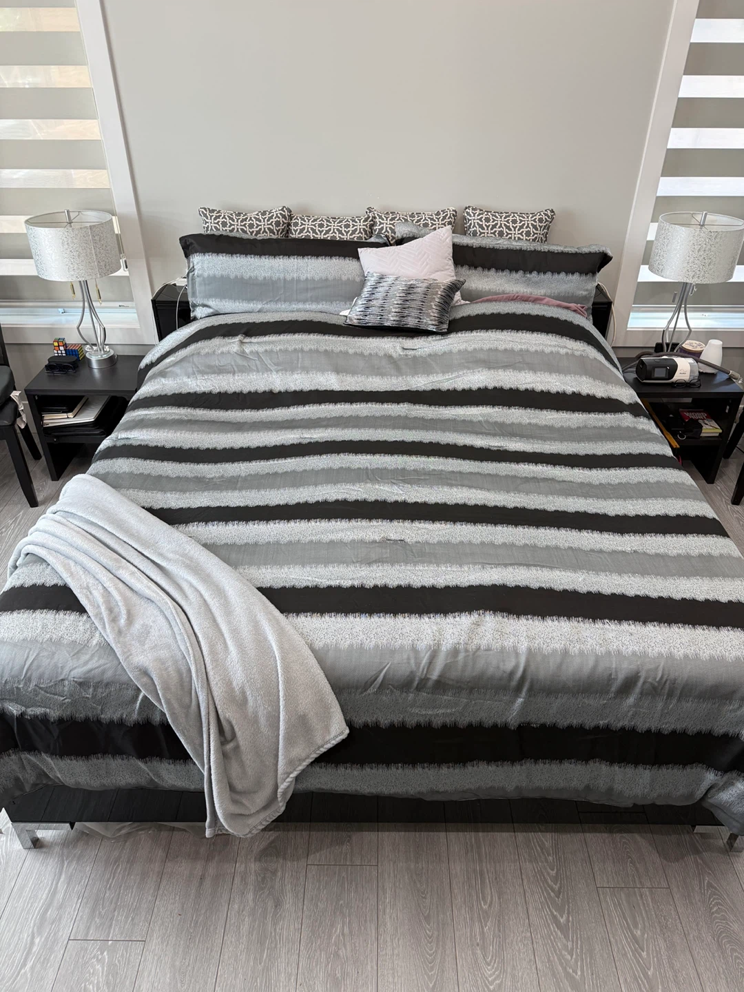 California king bed - photo 2