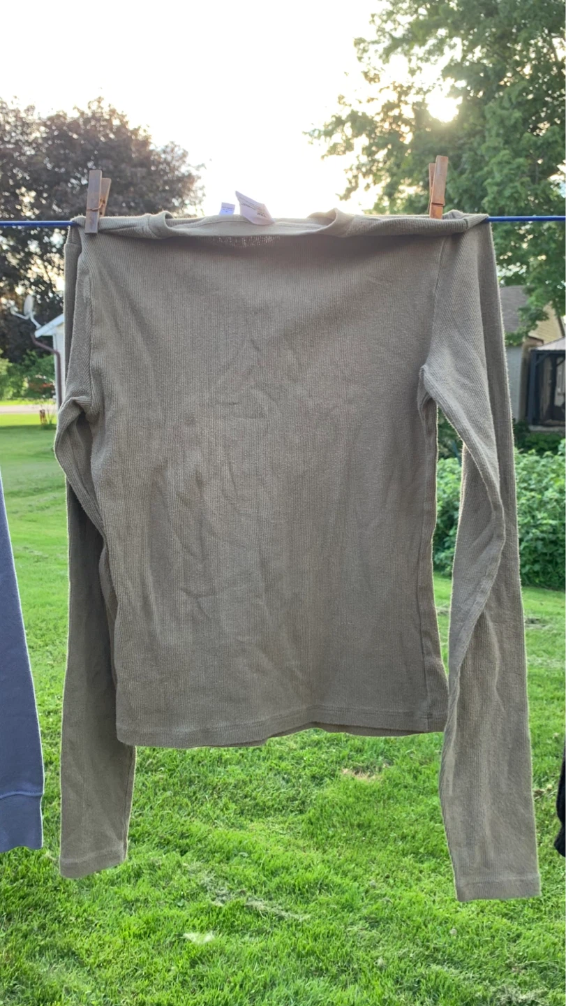 TNA Long Sleeve Top - Size Small ⚽️