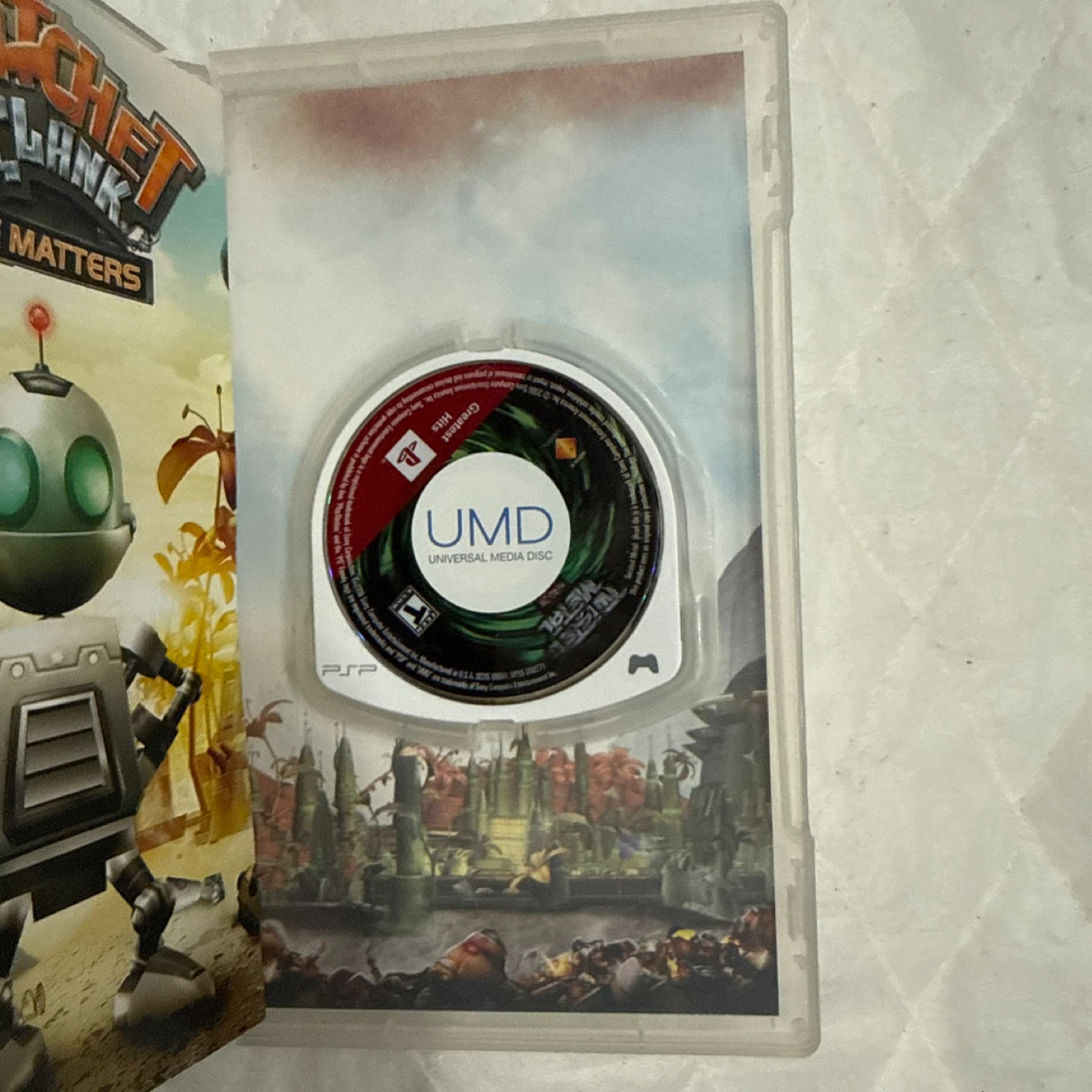 Ratchet & Clank: Size Matters UMD for PSP - photo 4