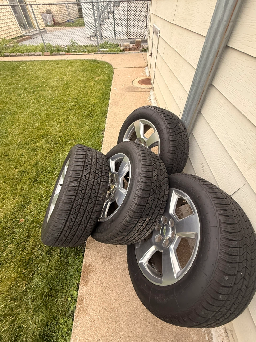Uniroyal Laredo Tires with Chevrolet Rims Set of 4 - photo 2