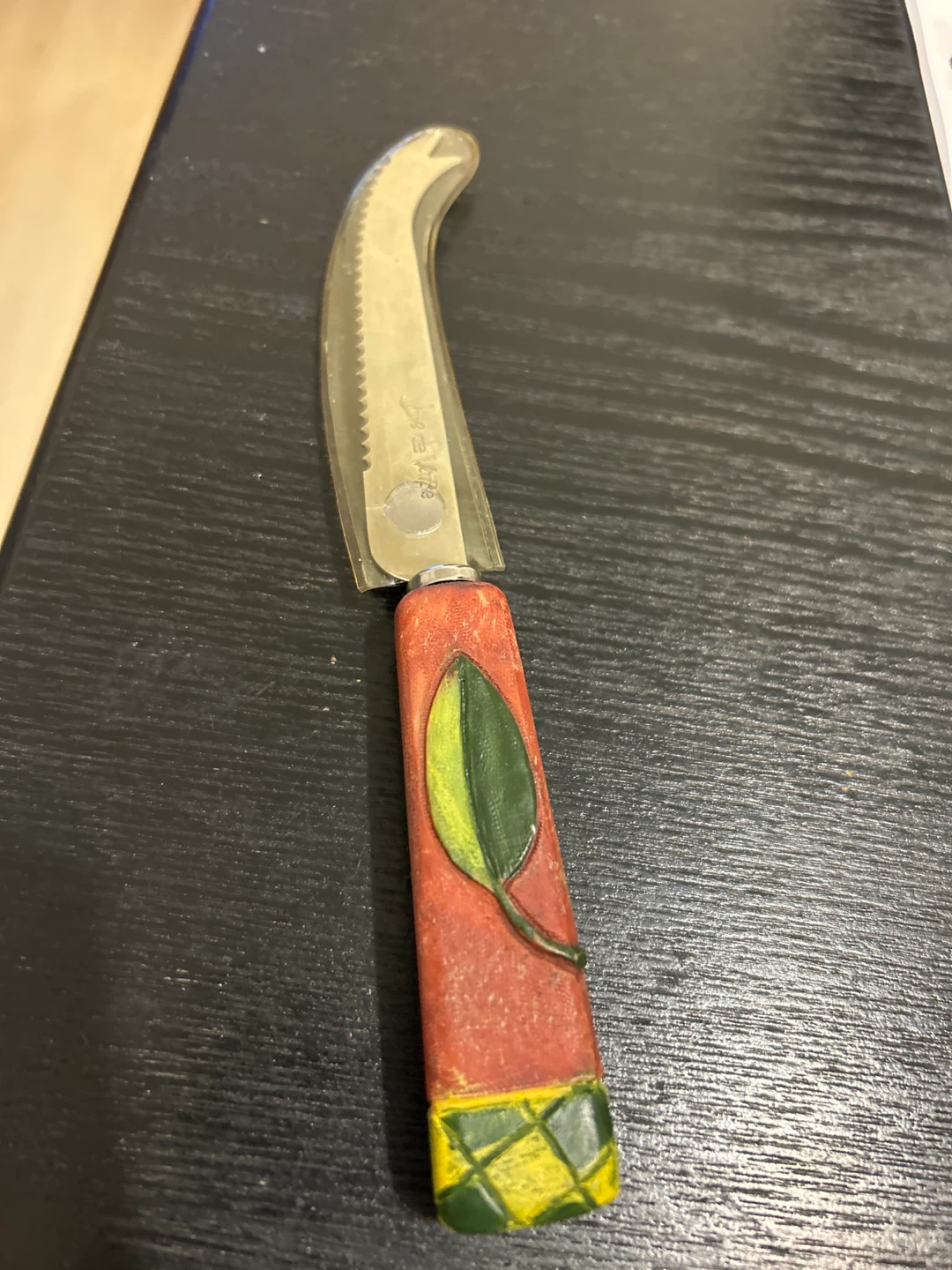 Curved Utility Knife with Decorative Handle