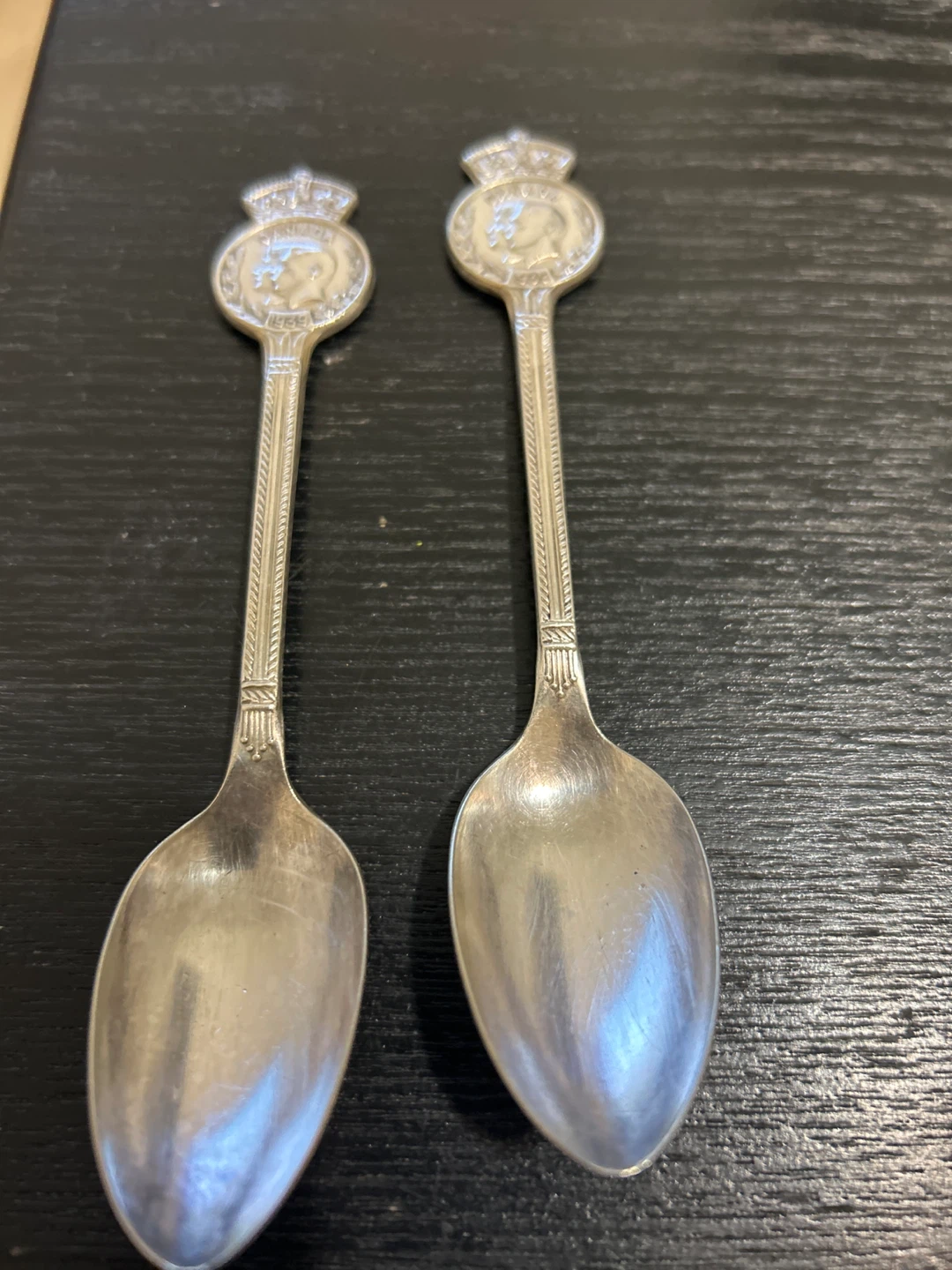 Set of 2 Vintage Canada Souvenir Spoons 1939 - photo 2