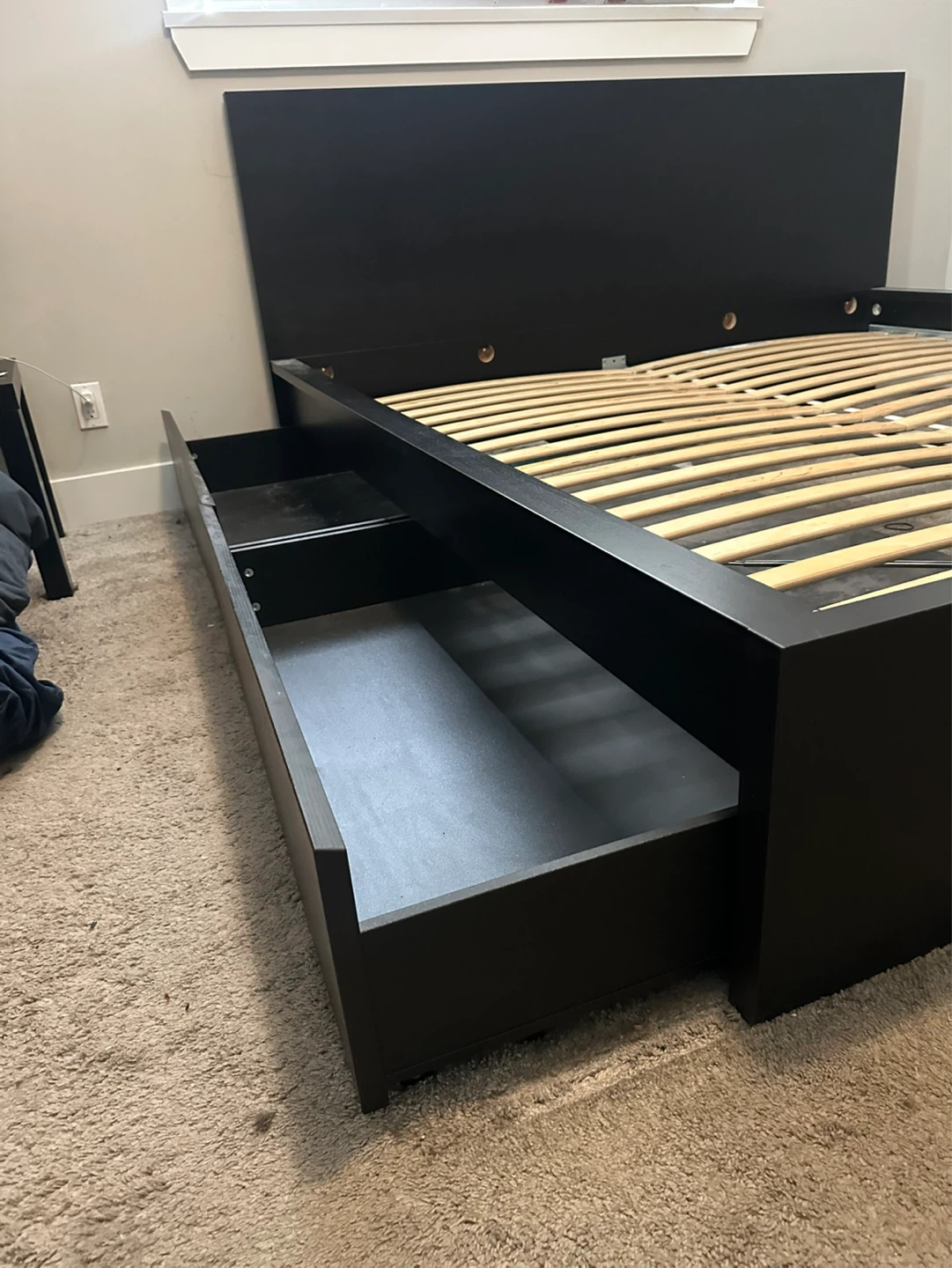 Ikea king size bed frame +2 drawers and free delivery - photo 2
