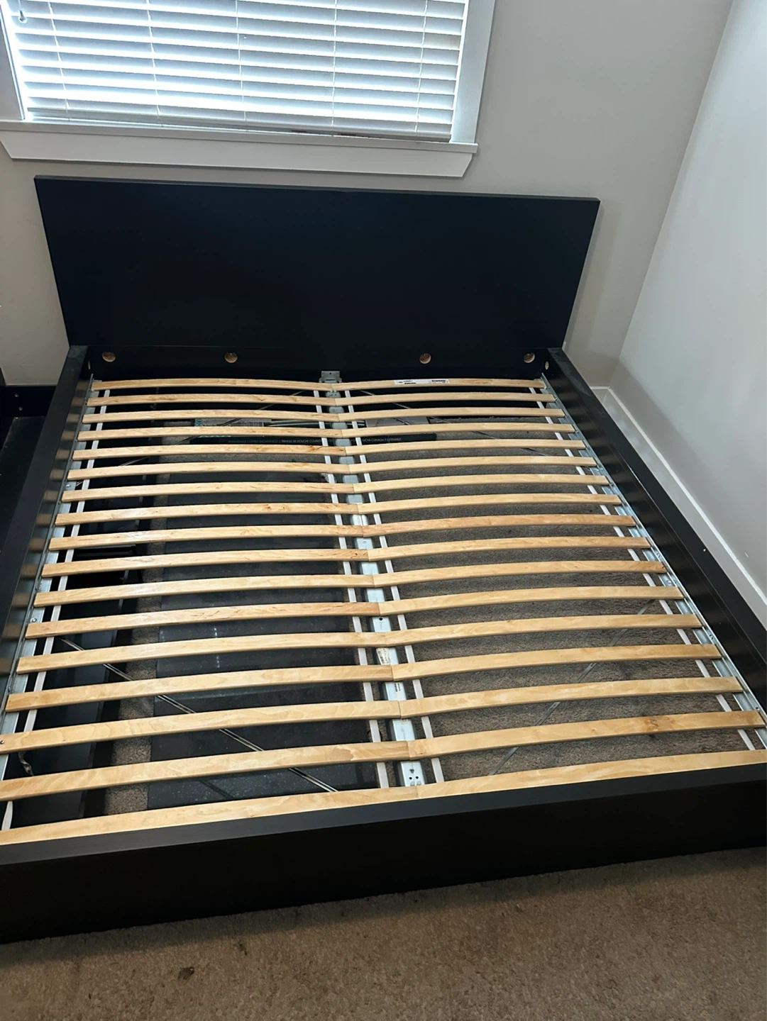 Ikea king size bed frame +2 drawers and free delivery - photo 3
