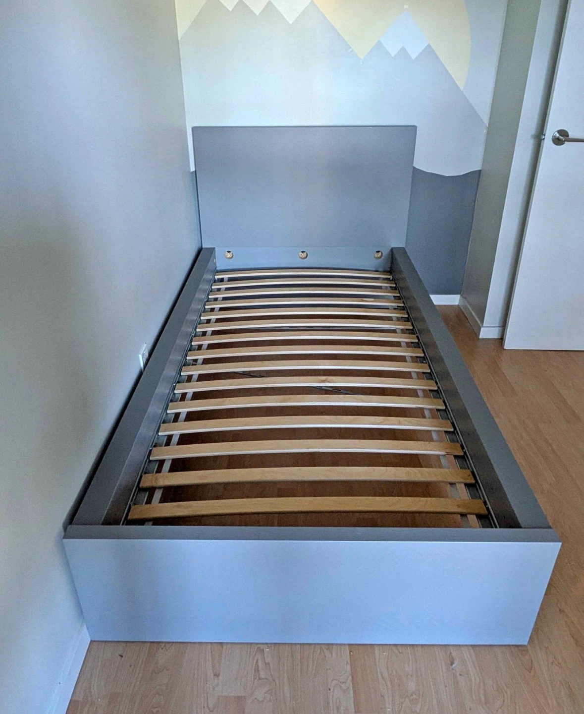 Ikea twin size bed frame *Free delivery
