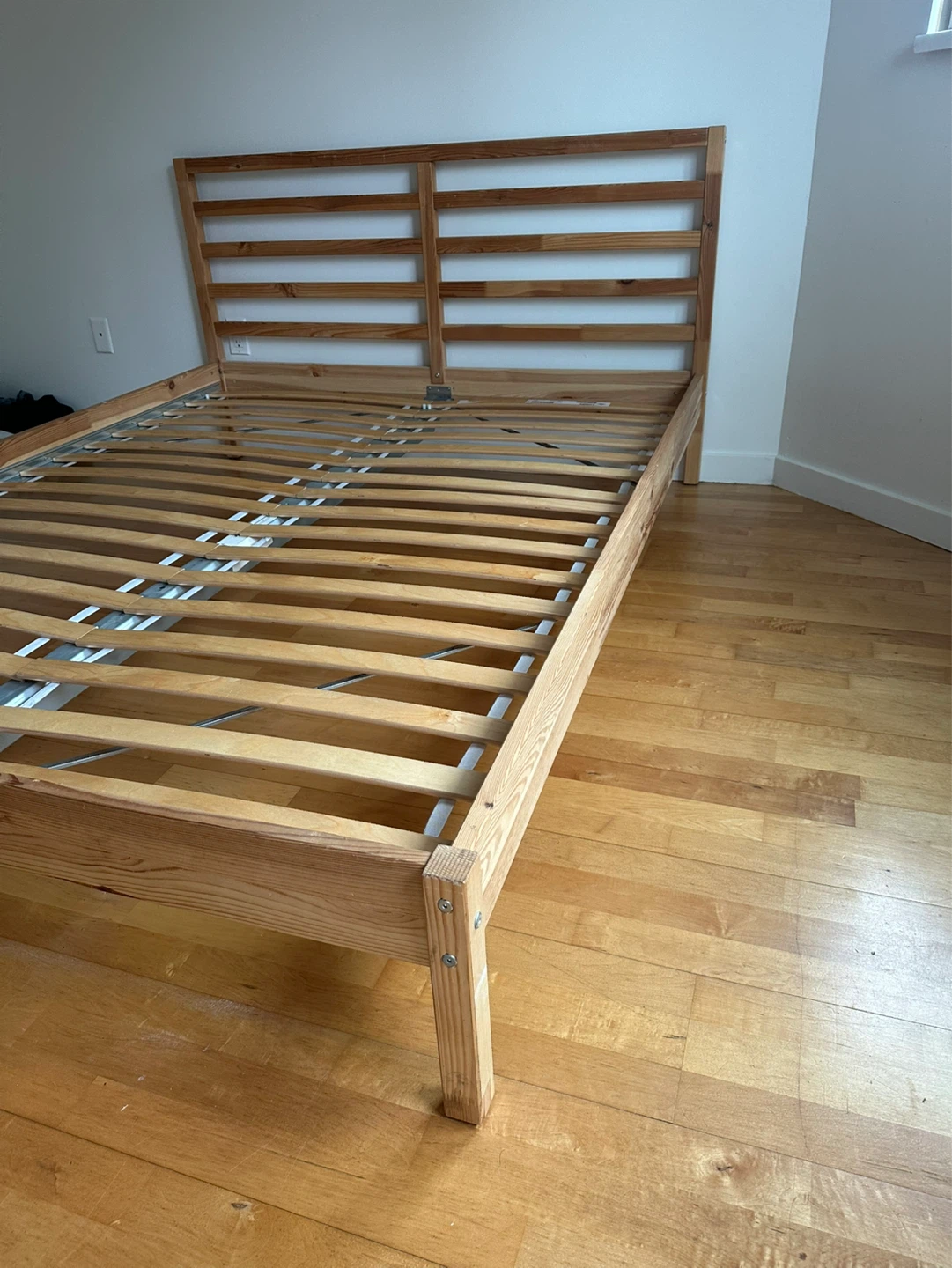 Ikea Queen size bed frame *FREE DELIVERY - photo 2