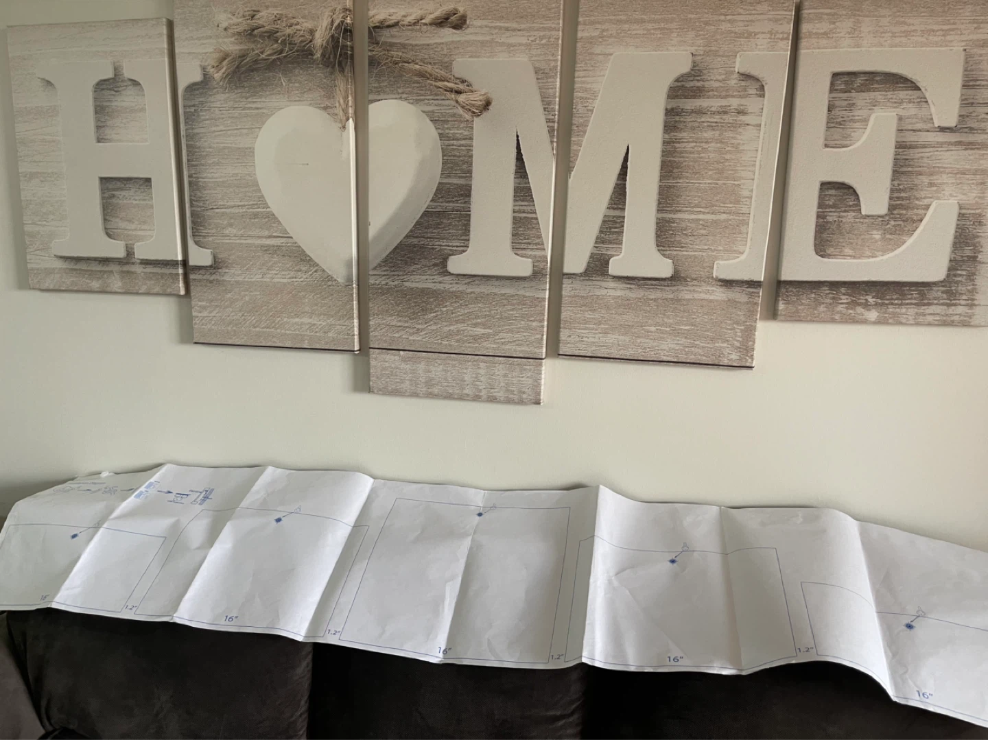 Wall Art "HOME" with Heart Decoration
