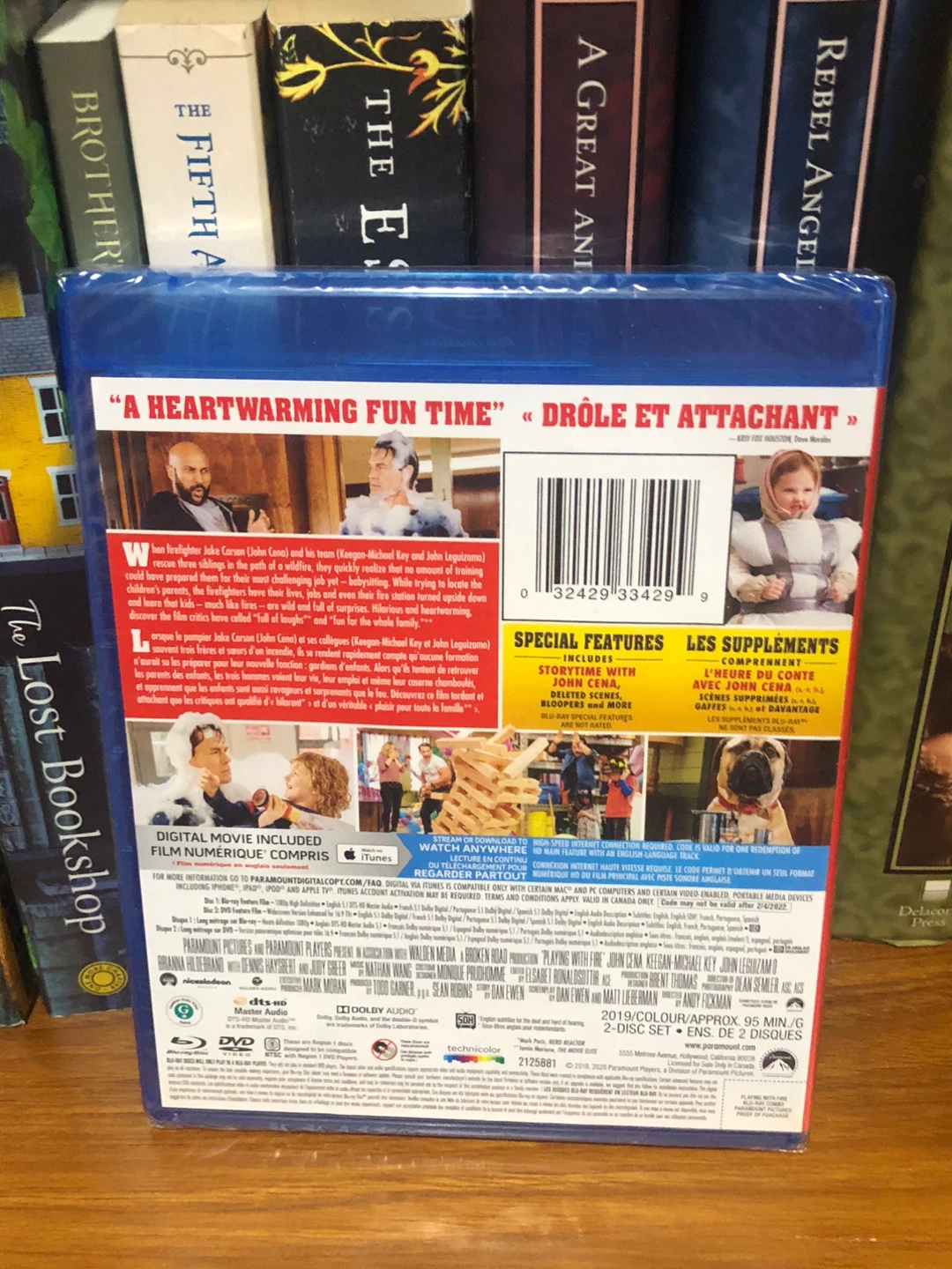 Playing With Fire Blu-ray + DVD + Digital Movie, Sealed ⚽️ - photo 2