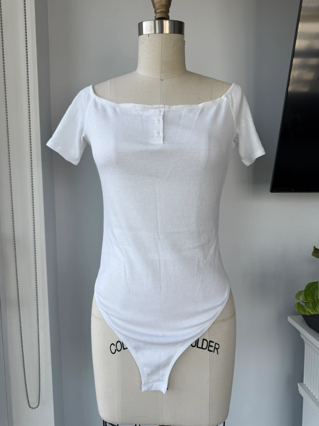 ⚽️H&M Ribbed Off-the-Shoulder Bodysuit size medium