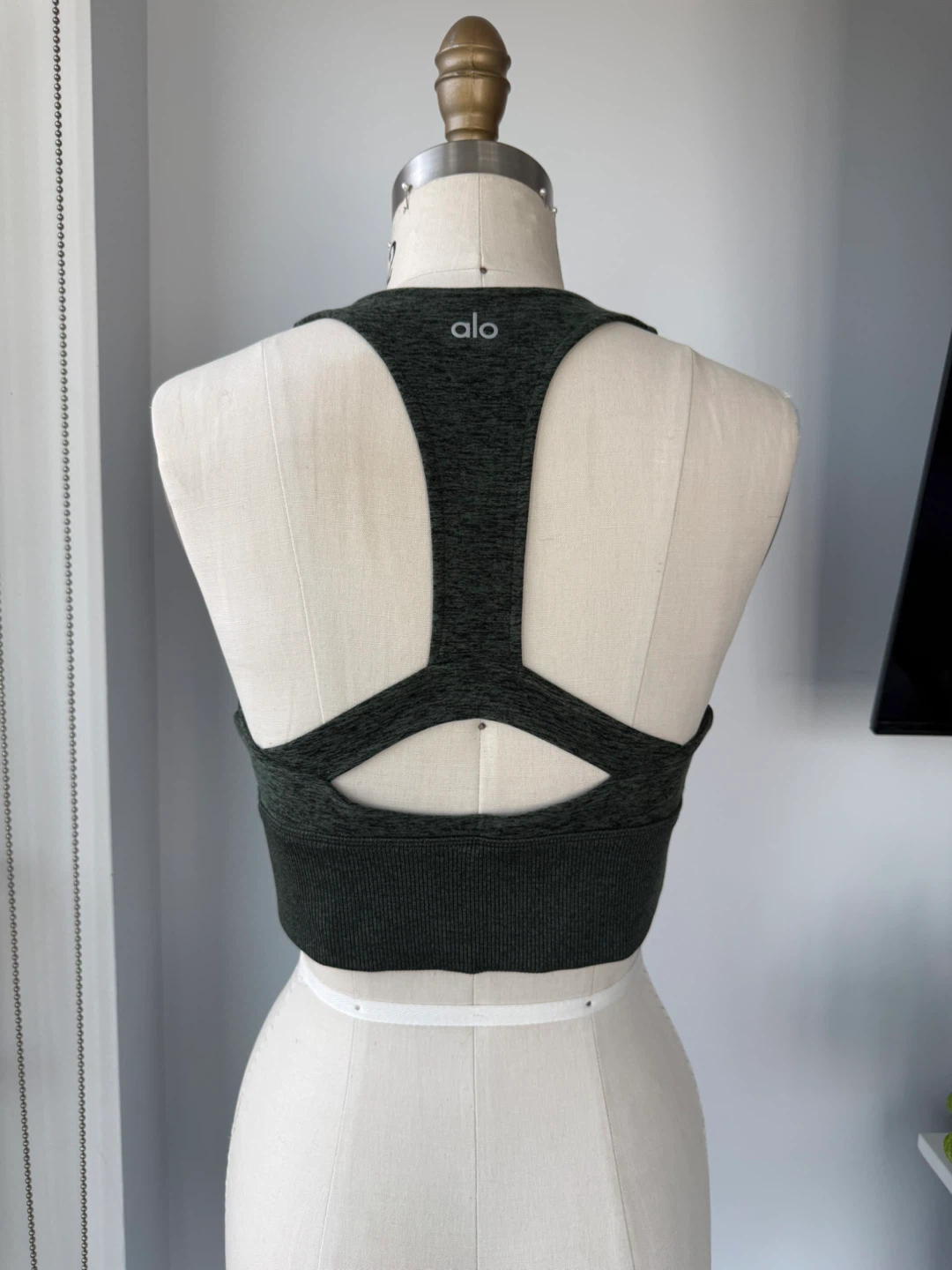 ⚽️ALO Yoga Sports Bra size medium - photo 2