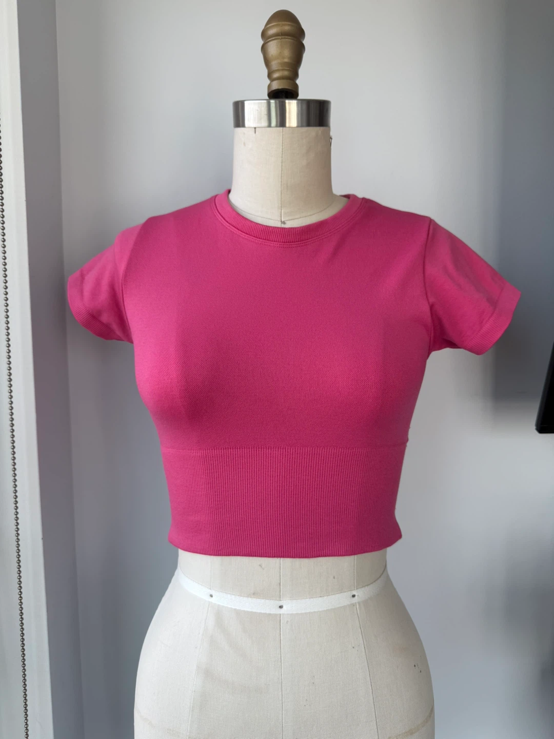 ⚽️ aerie Pink Cropped T-Shirt size xxs