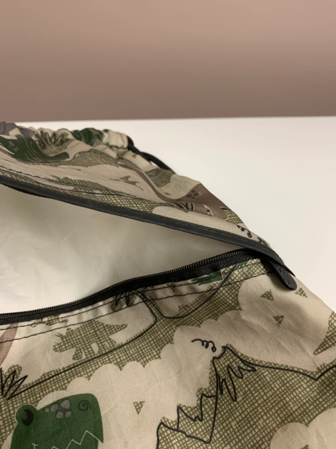 ⚽️ Thirty One Dinosaur Drawstring Backpack - photo 2