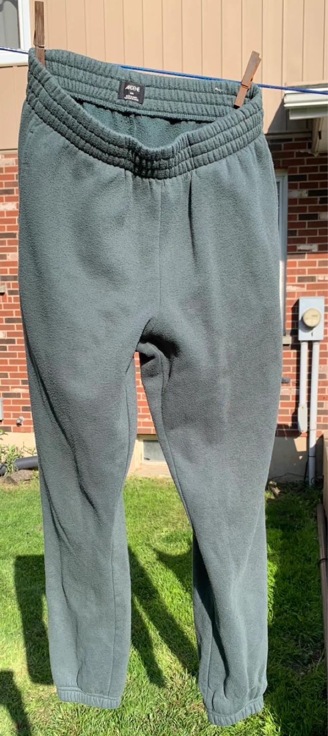 Ladies Green Sweatpants - Size Medium ⚽️
