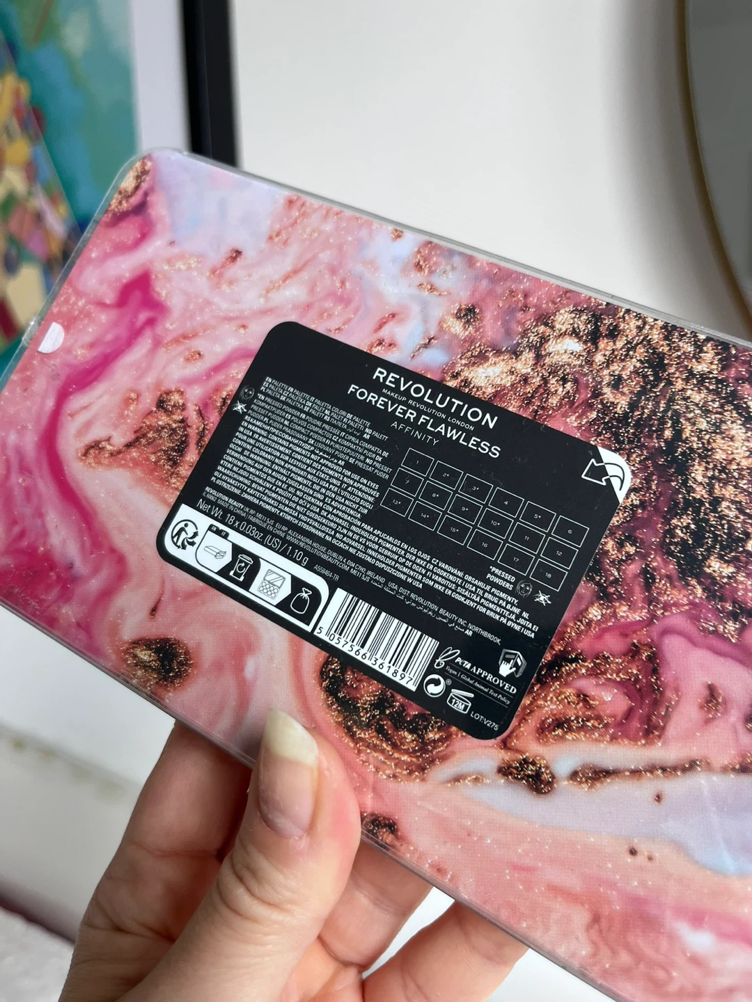 NEW - Revolution Forever Flawless Affinity Eyeshadow Palette - photo 4