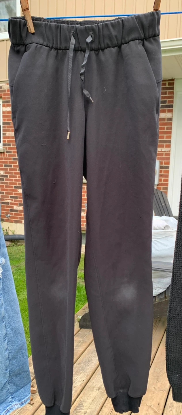 Ladies Lululemon Drawstring Joggers ⚽️ HAS SOME VISIBLE WEAR