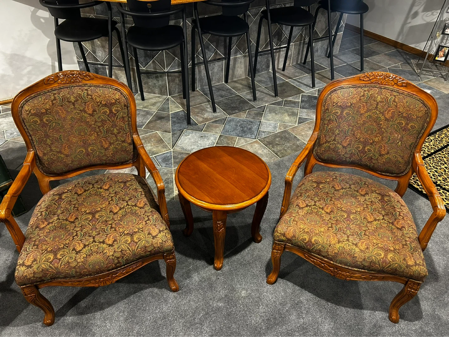 Vintage Accent Chair with Floral Upholstery - photo 4