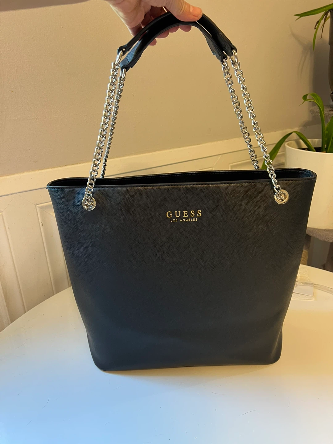 ⚽ Guess Tote Bag - Black