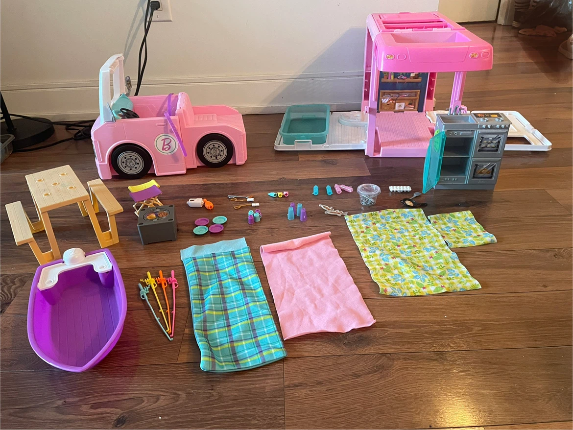Barbie DreamCamper Adventure Playset - photo 3