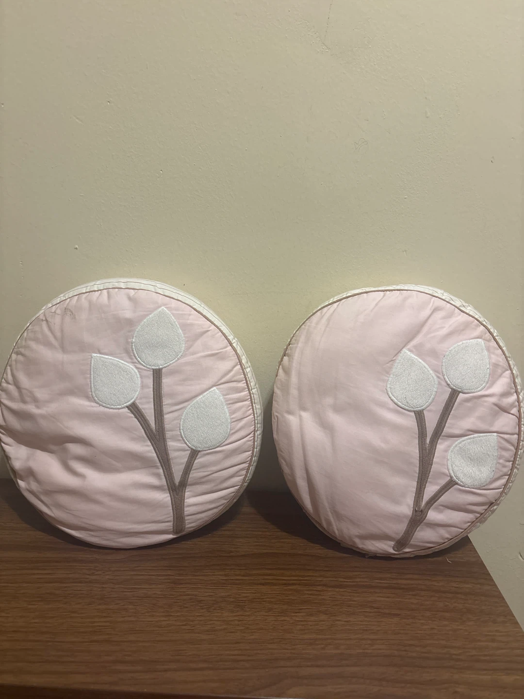 ⚽ Set of 2 Round Decorative Pillows