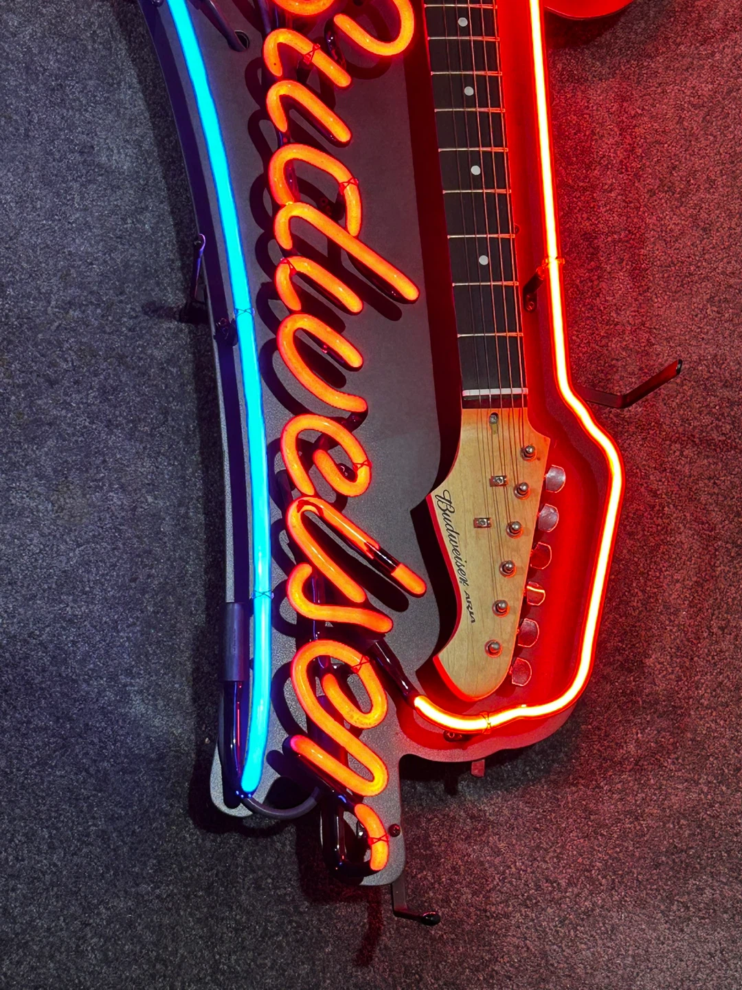 Budweiser Electric Guitar Neon Sign - photo 3