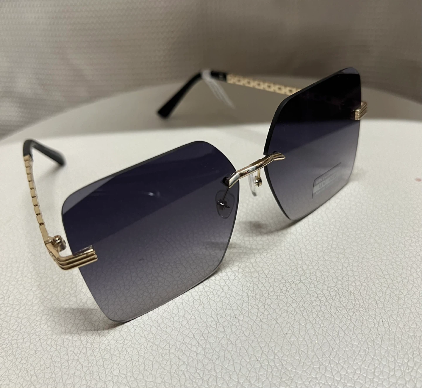 ⚽ Rimless Gradient Sunglasses with Gold Accents