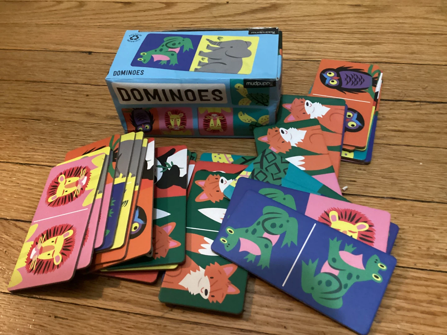 ⚽️Mudpuppy Animal Dominoes Game