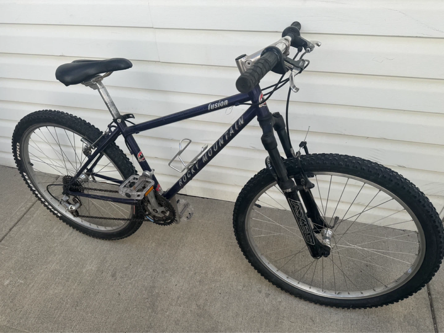 Rocky Mountain Lite weight Mountain Bike - photo 3