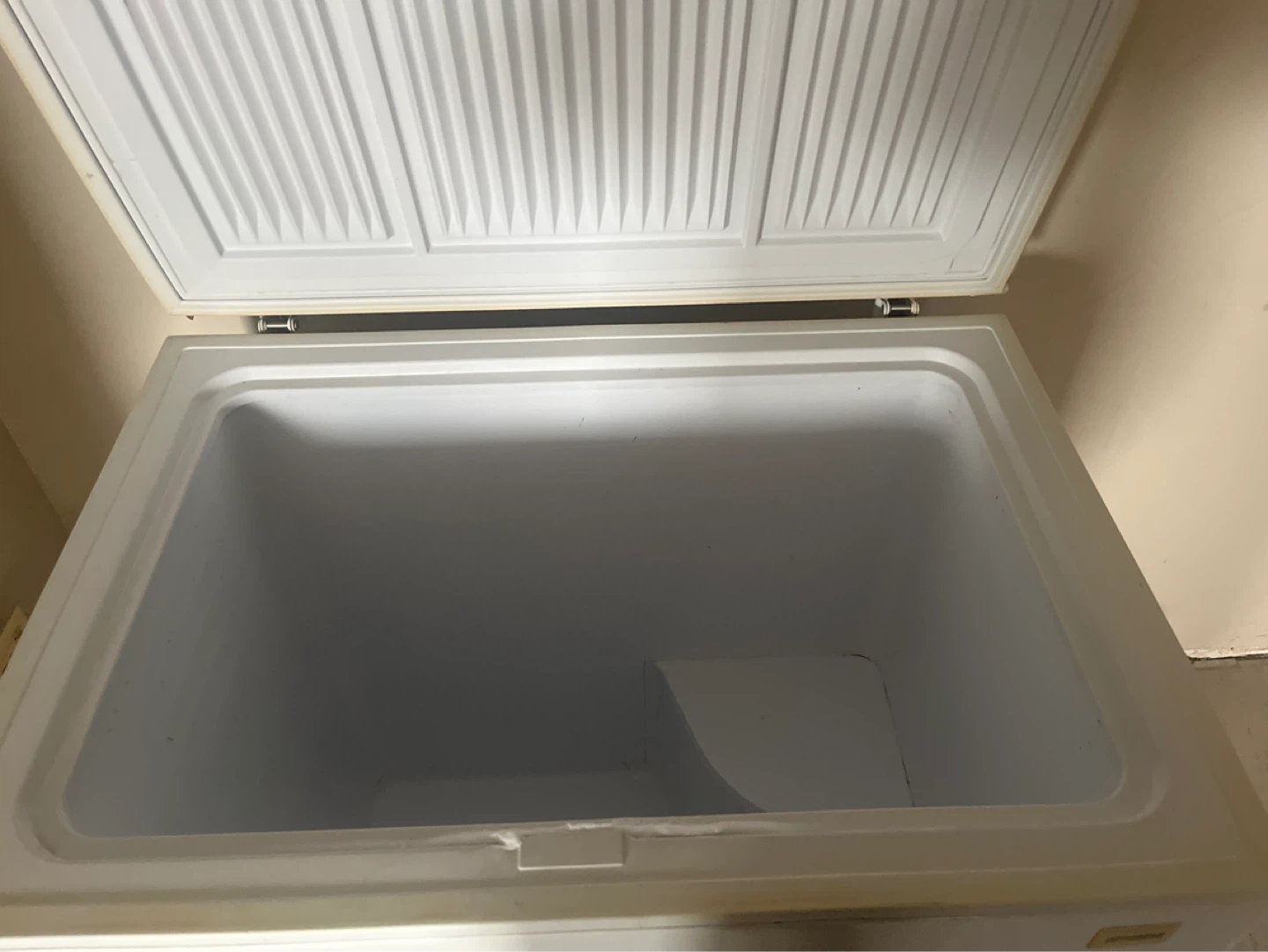 White Chest Freezer - photo 2