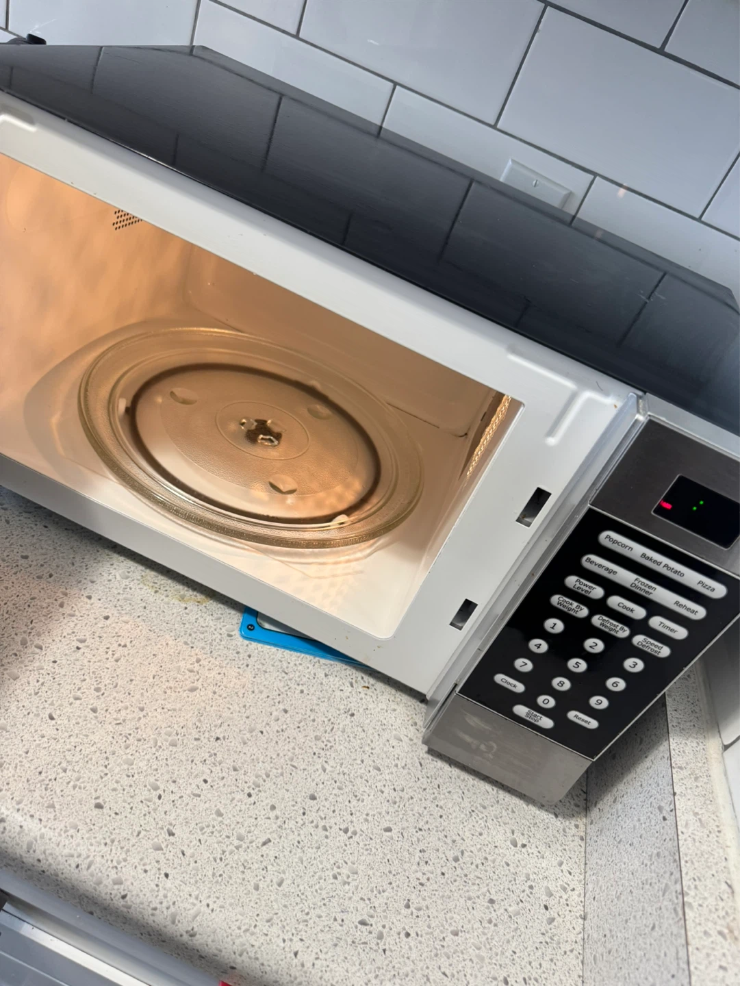 Microwave - photo 2