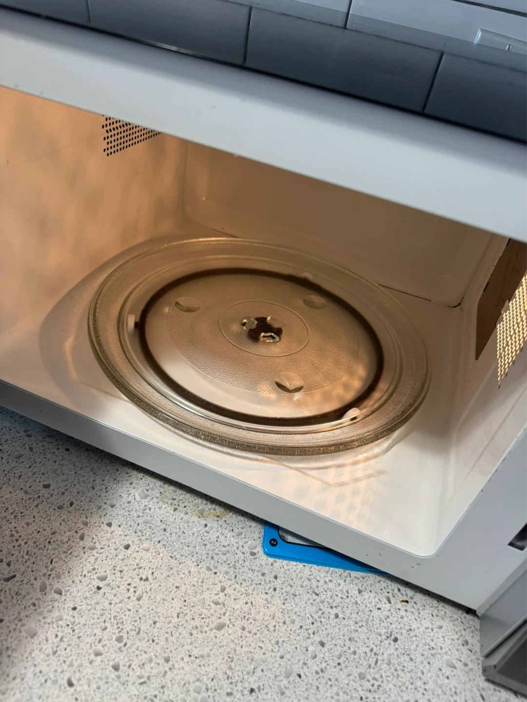 Microwave - photo 3