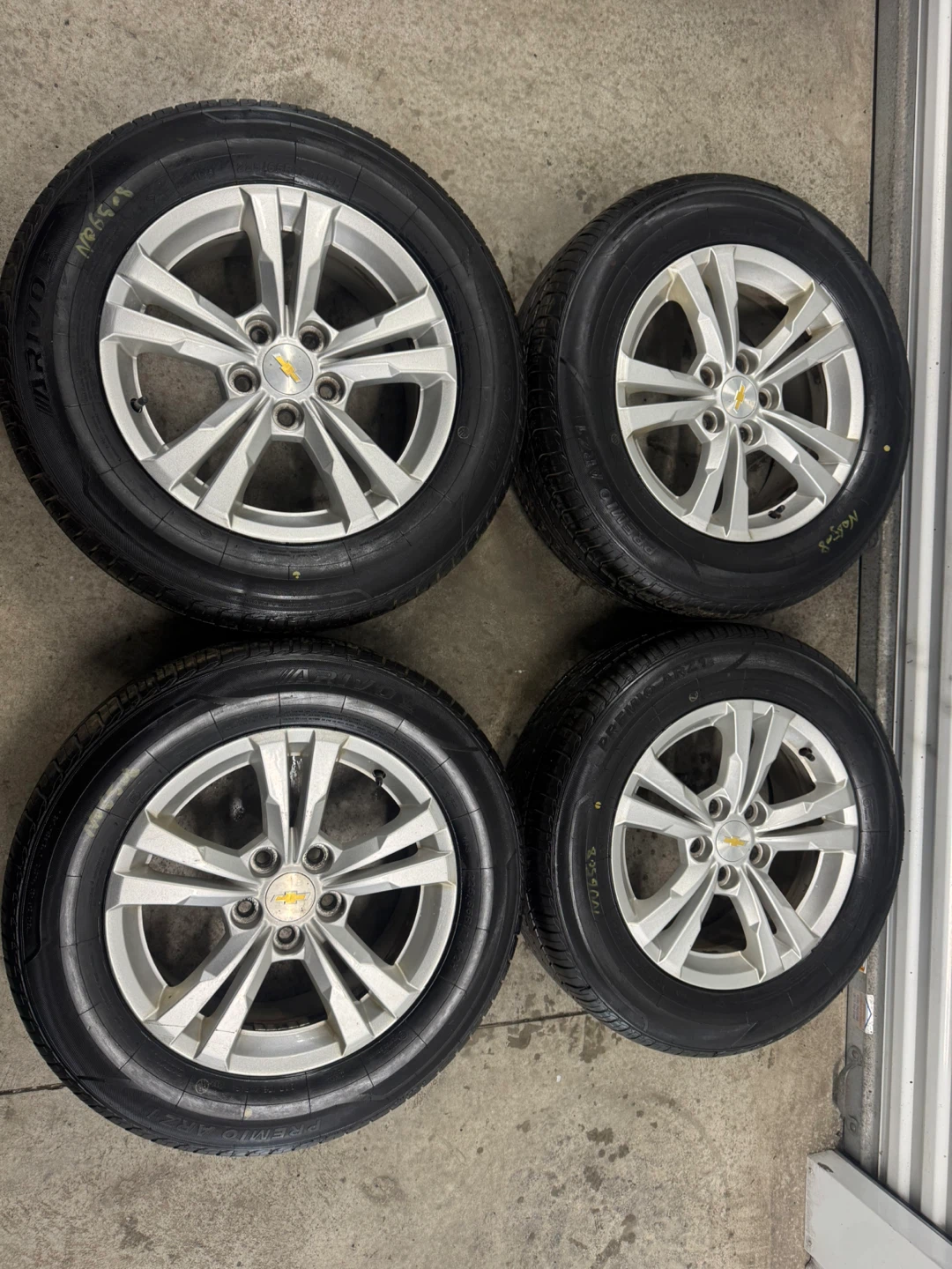 Chevrolet Equinox original rims on all season tires
