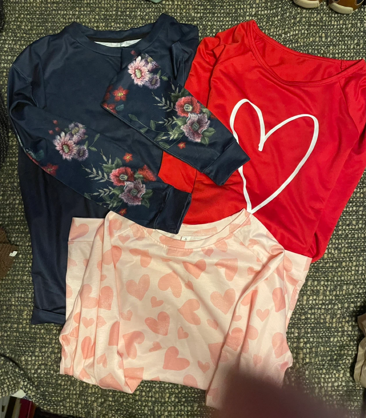 ⚽️3 New Long Sleeve Tops - Hearts & Floral Prints - photo 3
