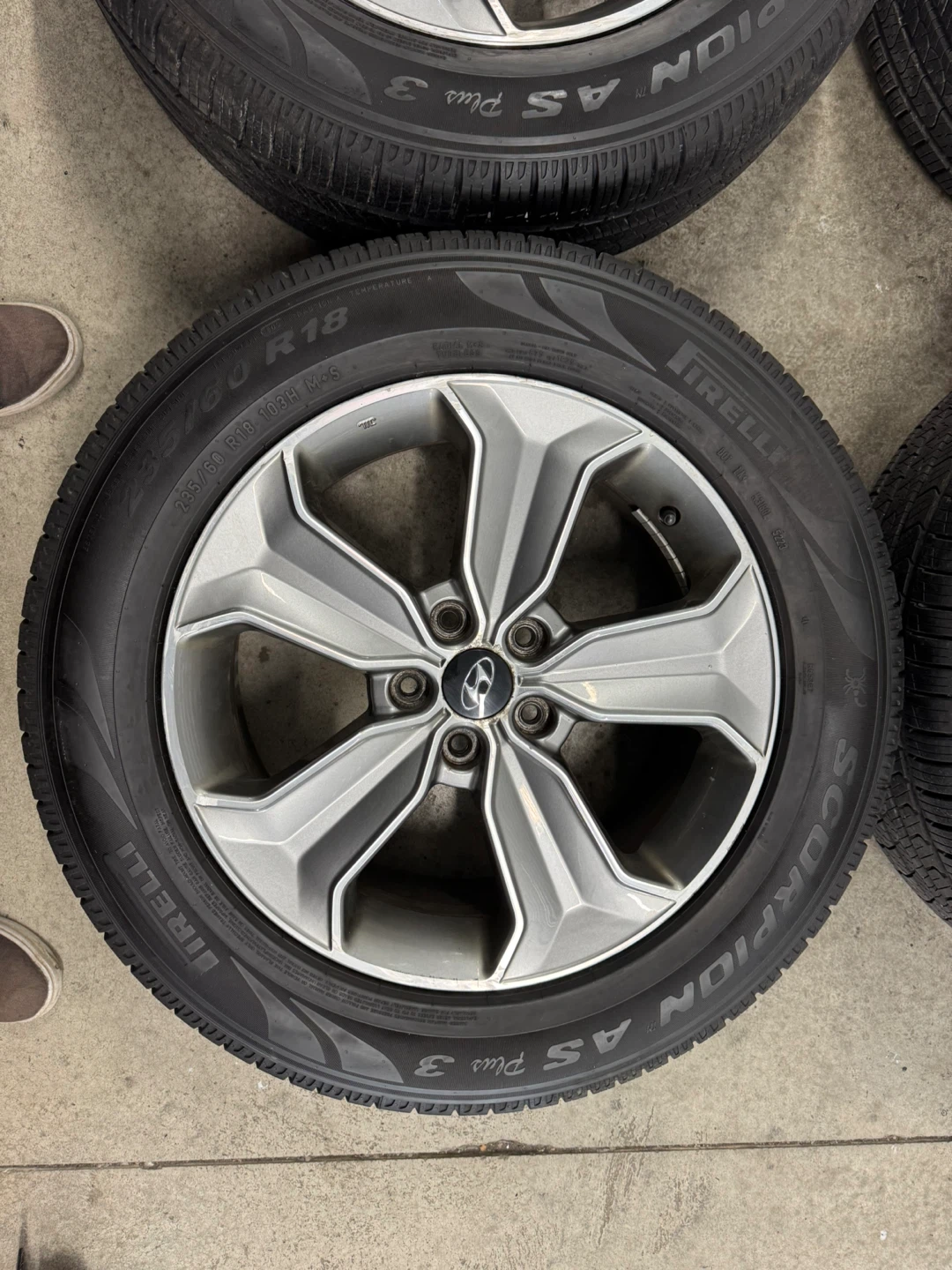 Hyundai Santa Fe/Tucson OEM rims on Pirelli all season tires - photo 2