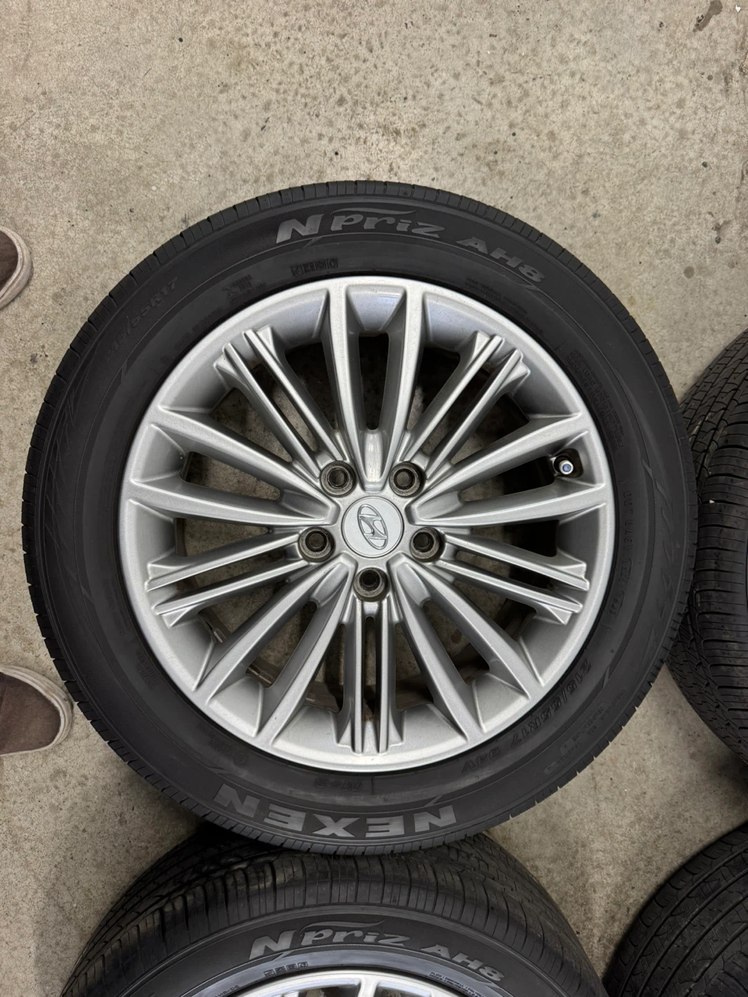 Hyundai Kona/Sonata/ OEM rims on Nexen all season tires - photo 3