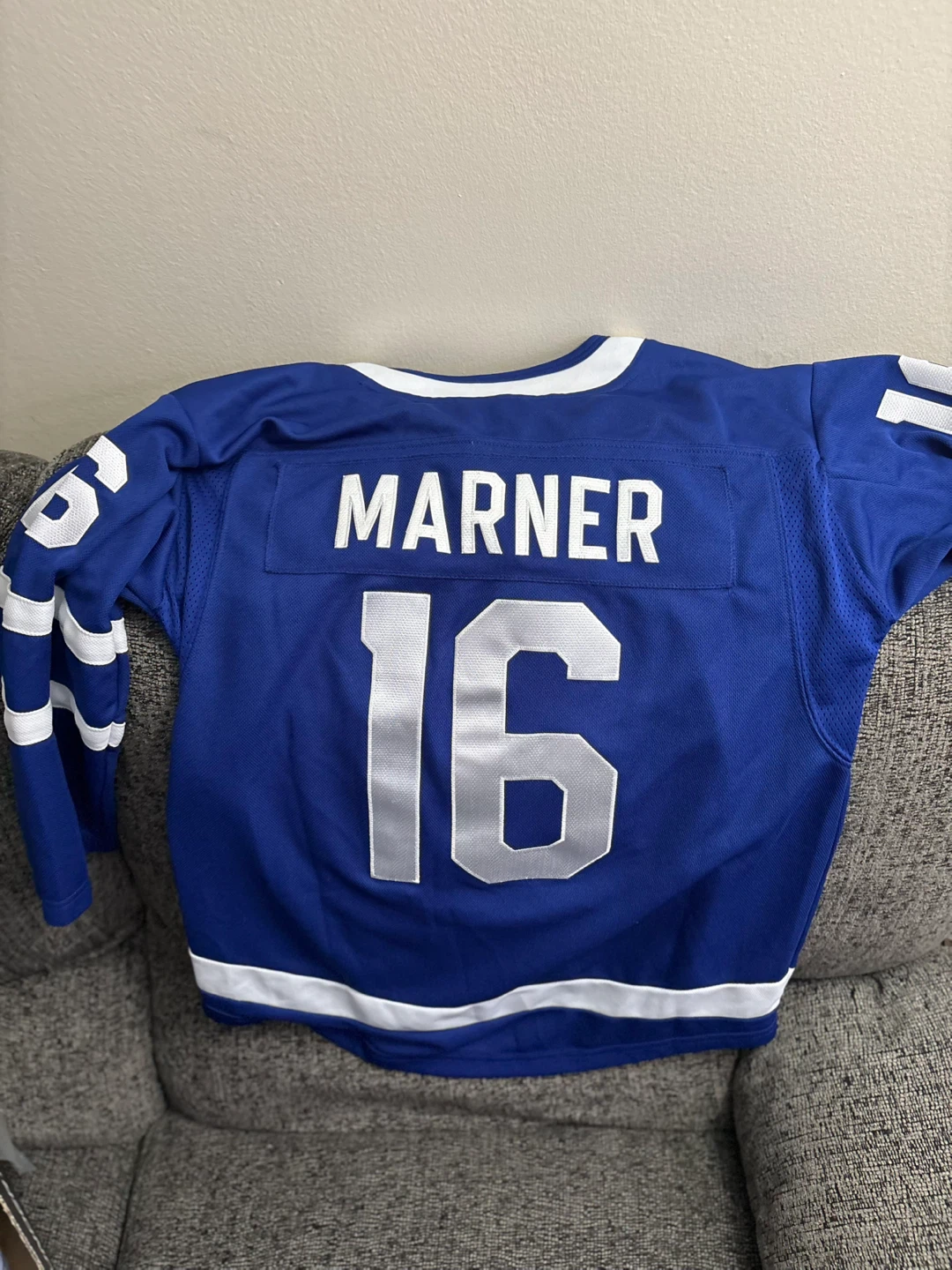 Toronto Maple Leafs Marner #16 Hockey ⚽️ Jersey L/XL - photo 2