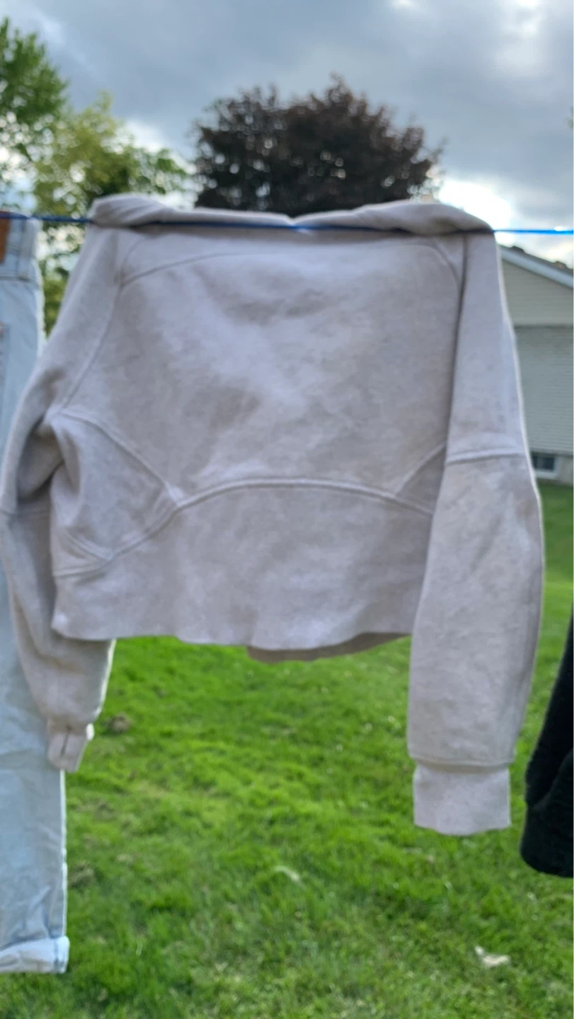 Lululemon Cropped Hoodie ⚽️ STAINS ON RIGHT POCKET - photo 2