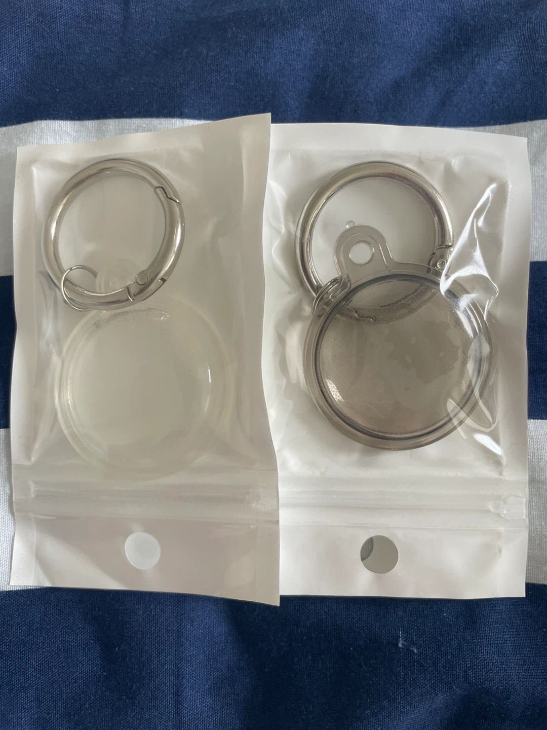 ⚽️ Protective Cases with Keyrings for Apple AirTag