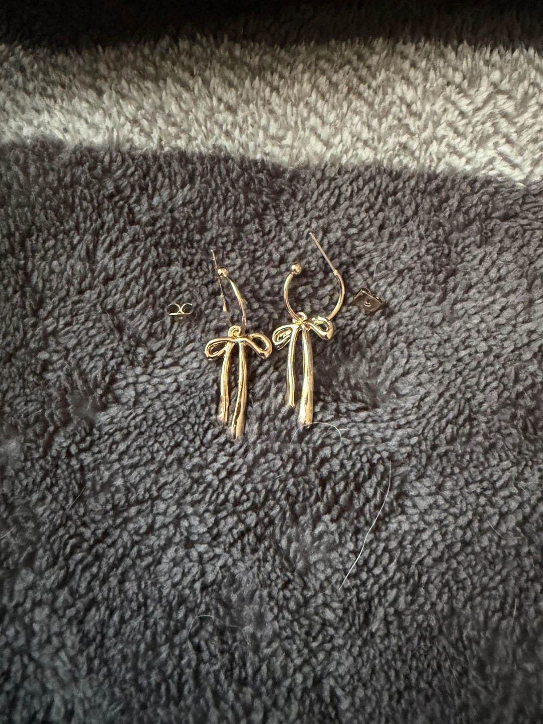 NEW!! Gold Tone Bow Hoop Earrings