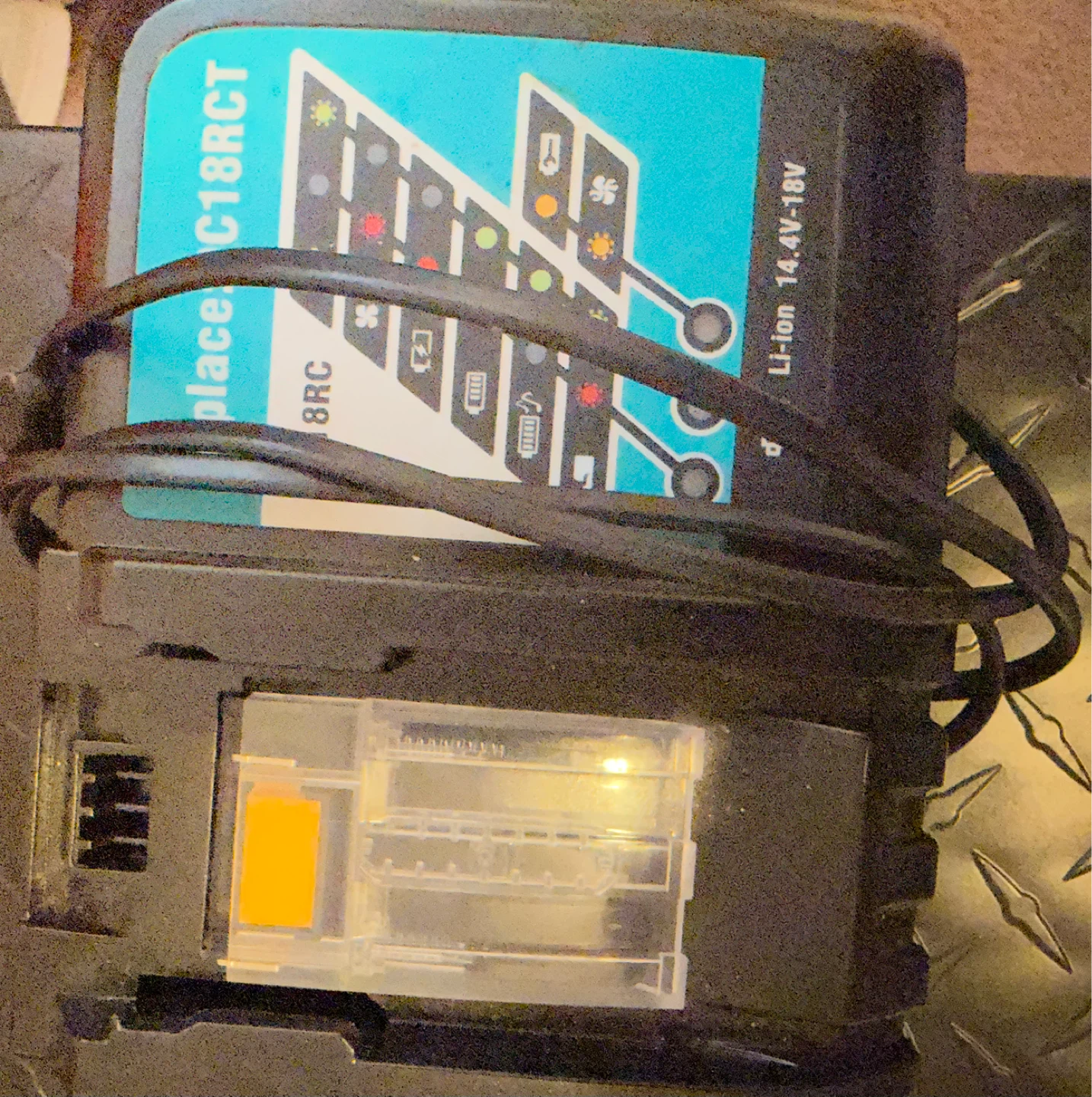 VANON Battery Charger DC18RC T - photo 4