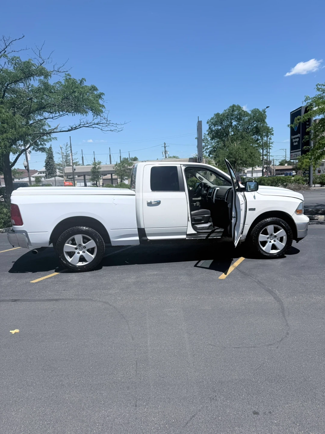 2009 Dodge Ram 1500 Pickup Truck - photo 3