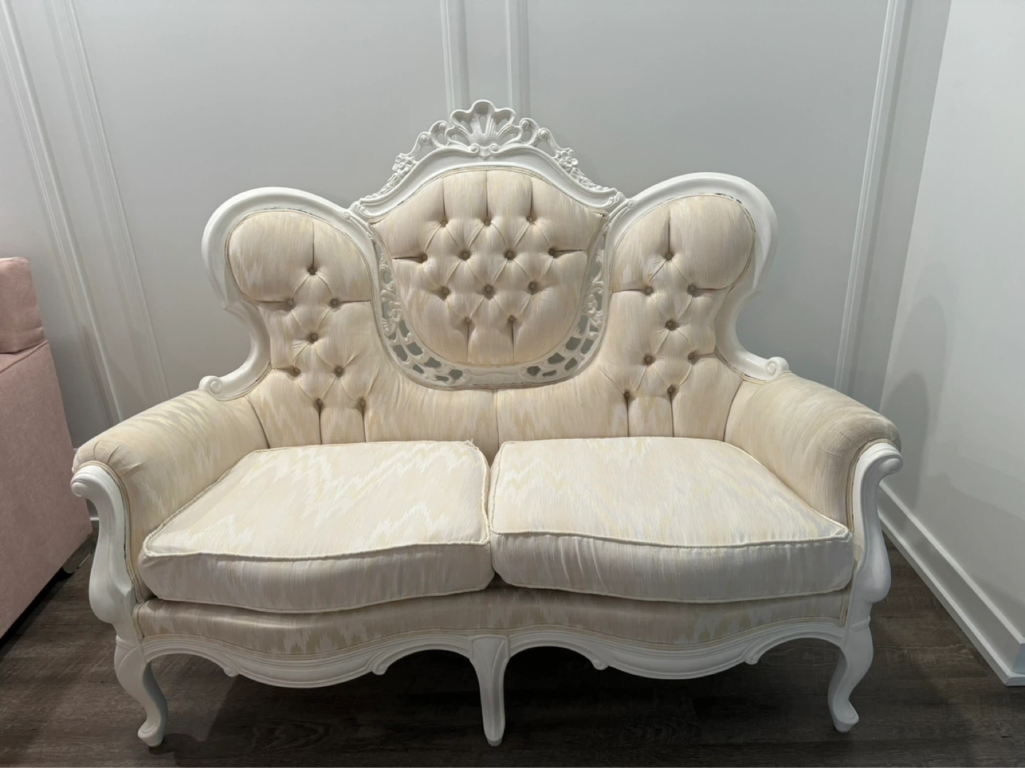 Vintage Style Loveseat Sofa - Great Craftsmanship