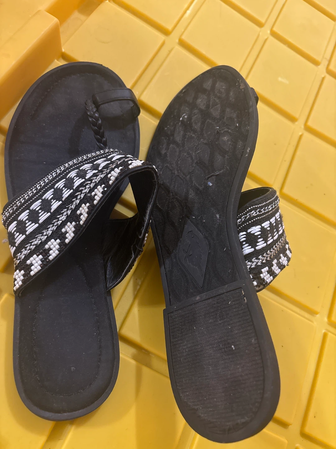 ⚽ Black Women's Embellished Thong Sandals - photo 2