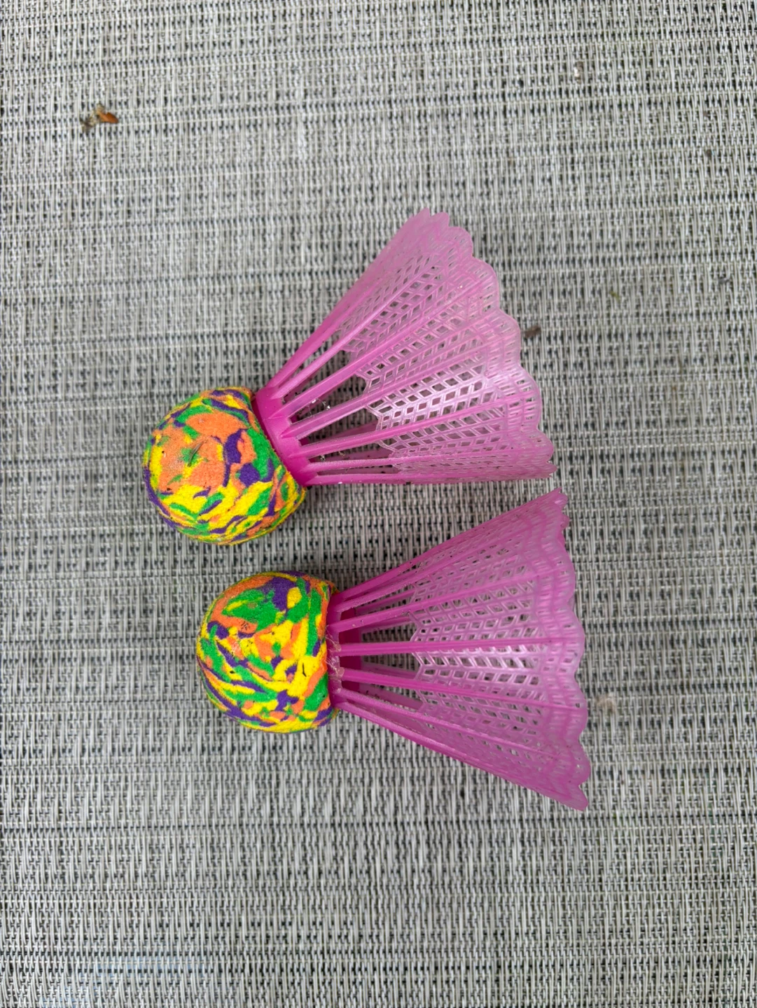 ⚽️2 Colorful Badminton Shuttlecocks