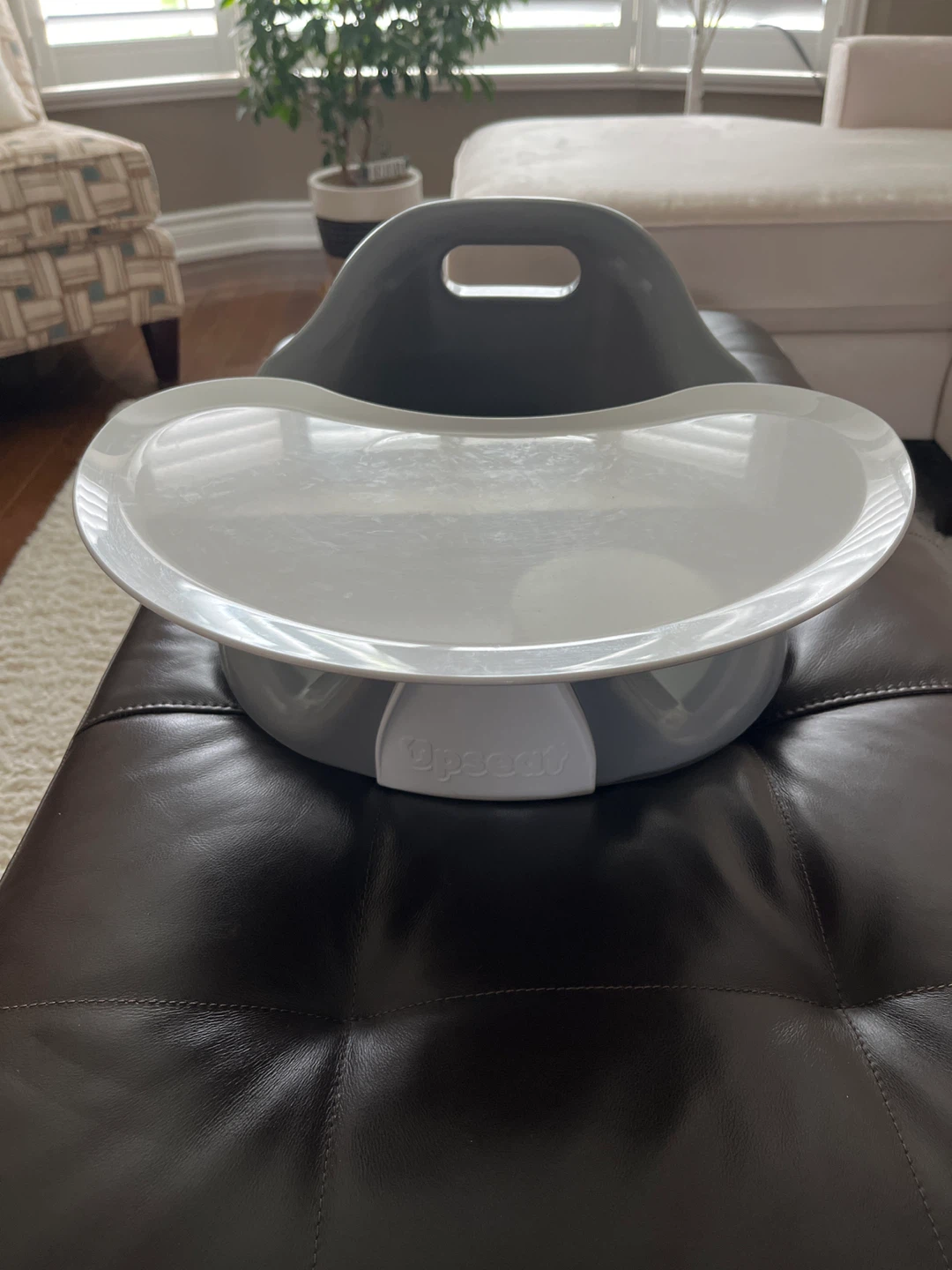 ⚽️ Upseat Booster Seat with Tray and Harness
