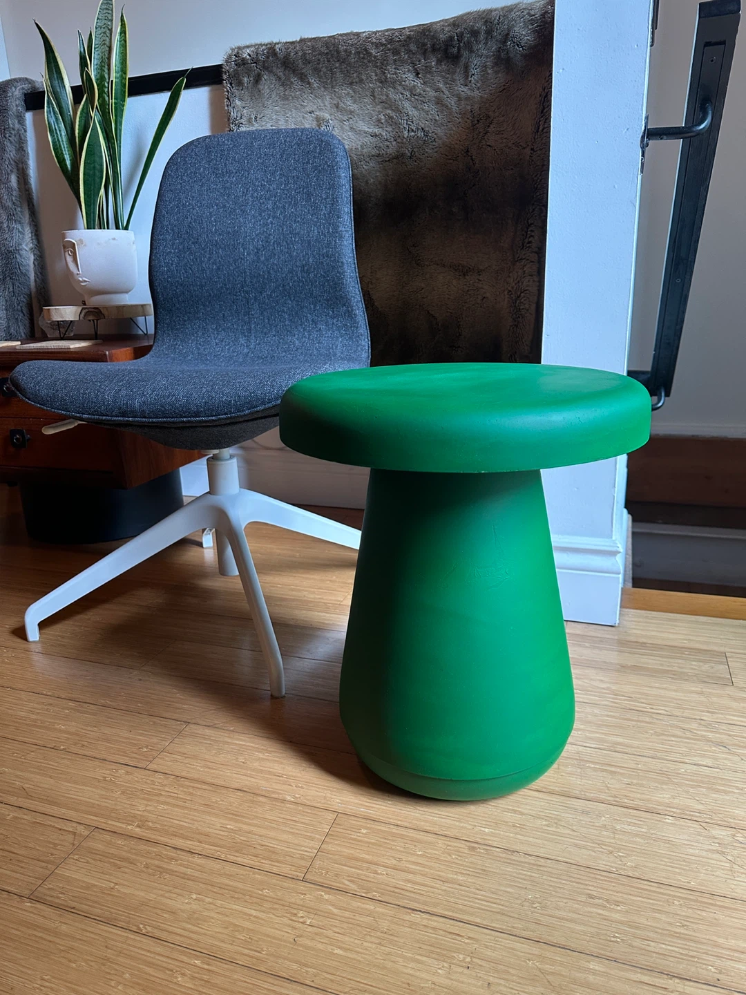 VINTAGE FIBREGLASS MCM MUSHROOM TABLE SIDE COFFEE ACCENT