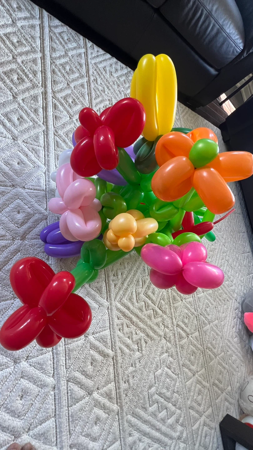 Face painting and twisted balloons - photo 4