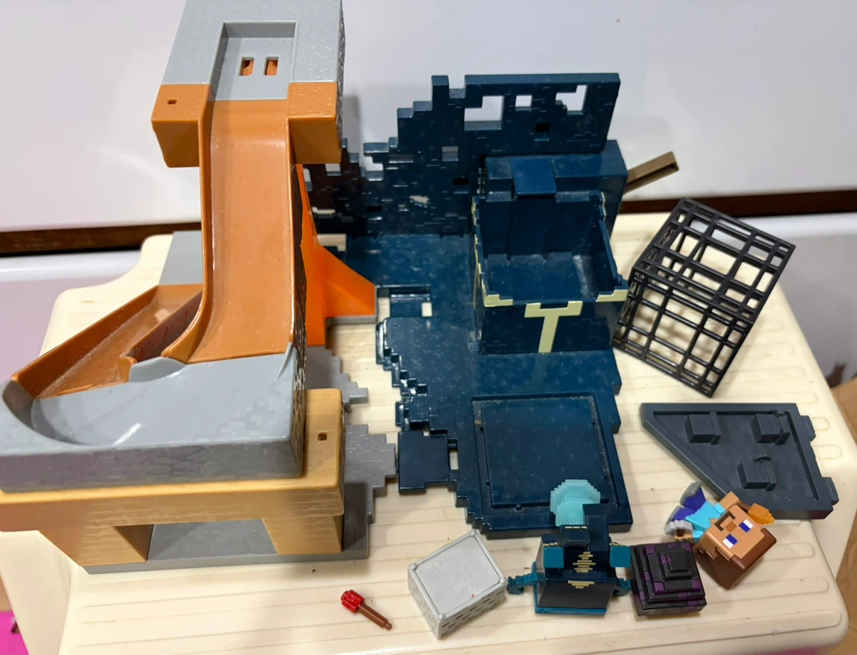 Minecraft Action Figures and Playset Bundle