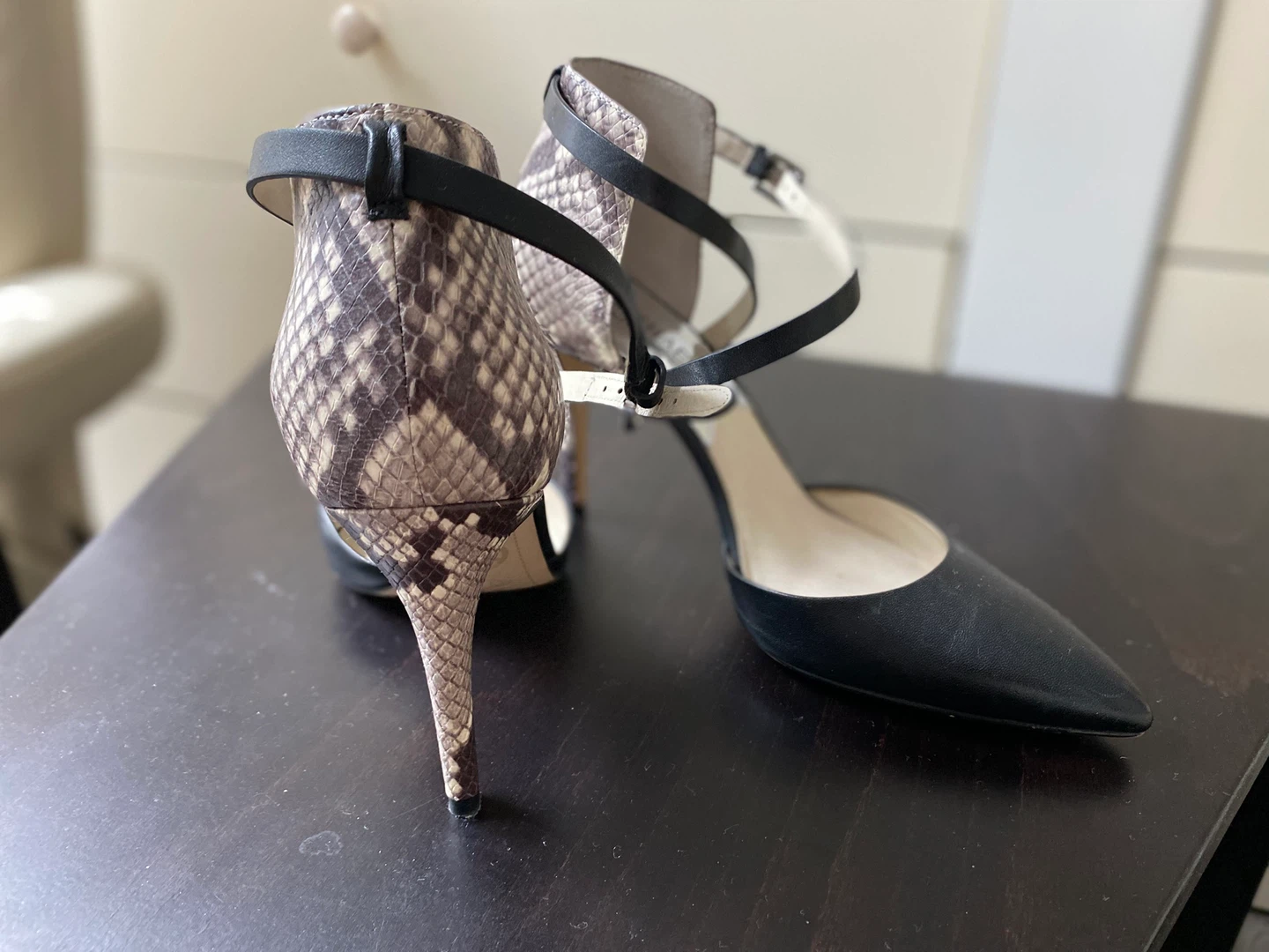Michael Kors Black Leather Snake design Heel Pumps - photo 2