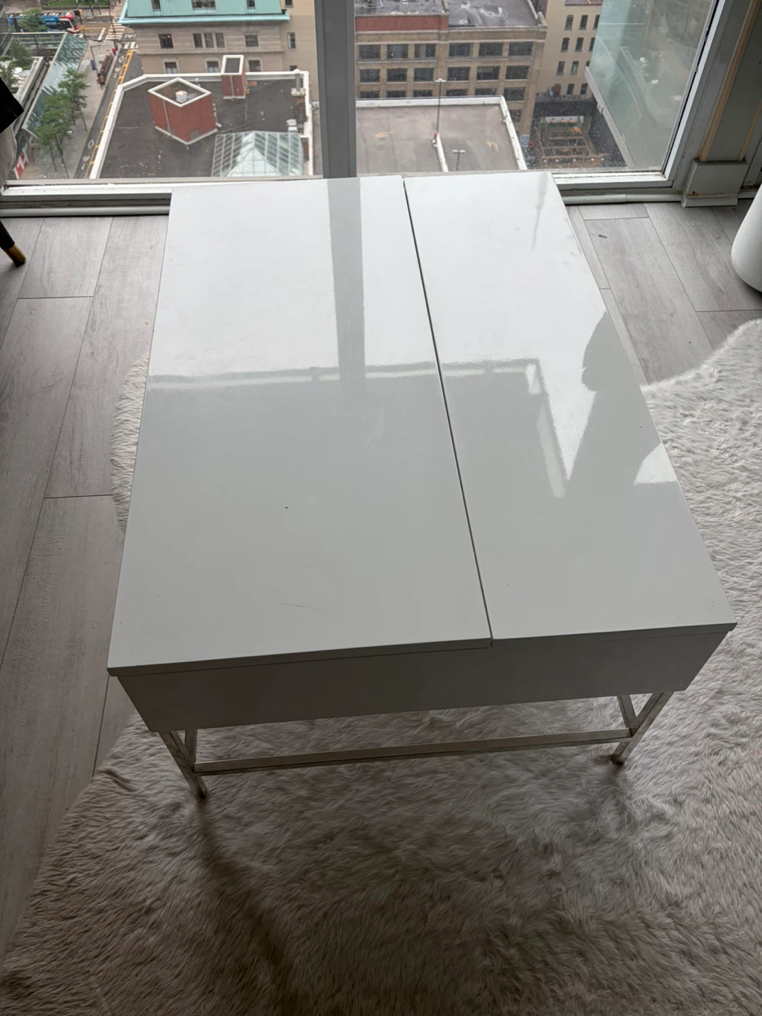 White Lift-Top Coffee Table with Storage