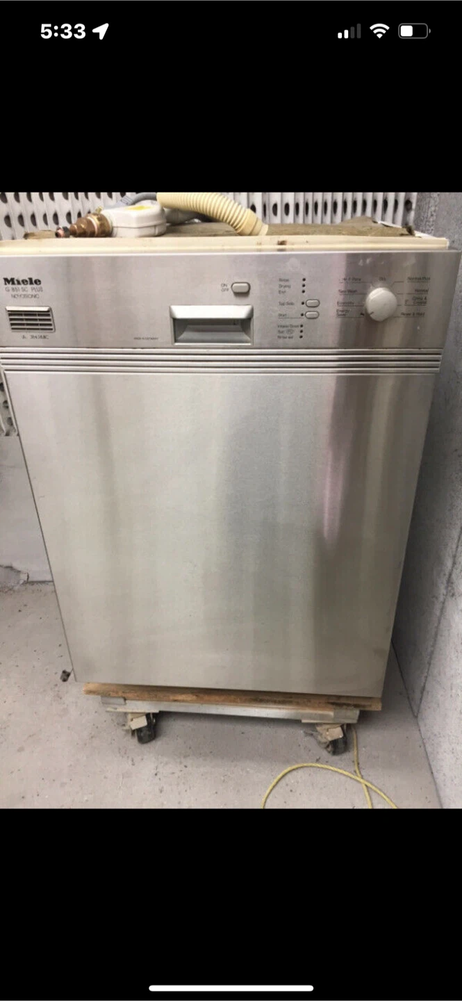 Dish washer